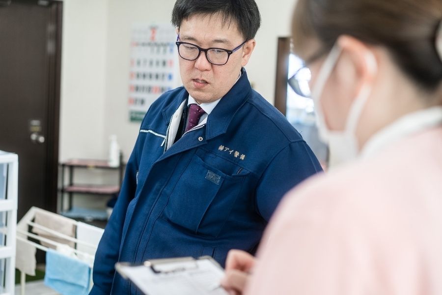 일급 12,000 ~/ 영어 가능자 우대 [교통안내 경비 직원] 기숙사 있음/월세 30,000~