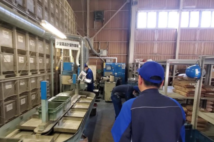 [Nishiwaki-shi, Hyogo] Fabricação de borracha | 125 dias de férias anuais | agendamento de funcionário em tempo integral disponível | somente residente permanente/residente permanente/cônjuge