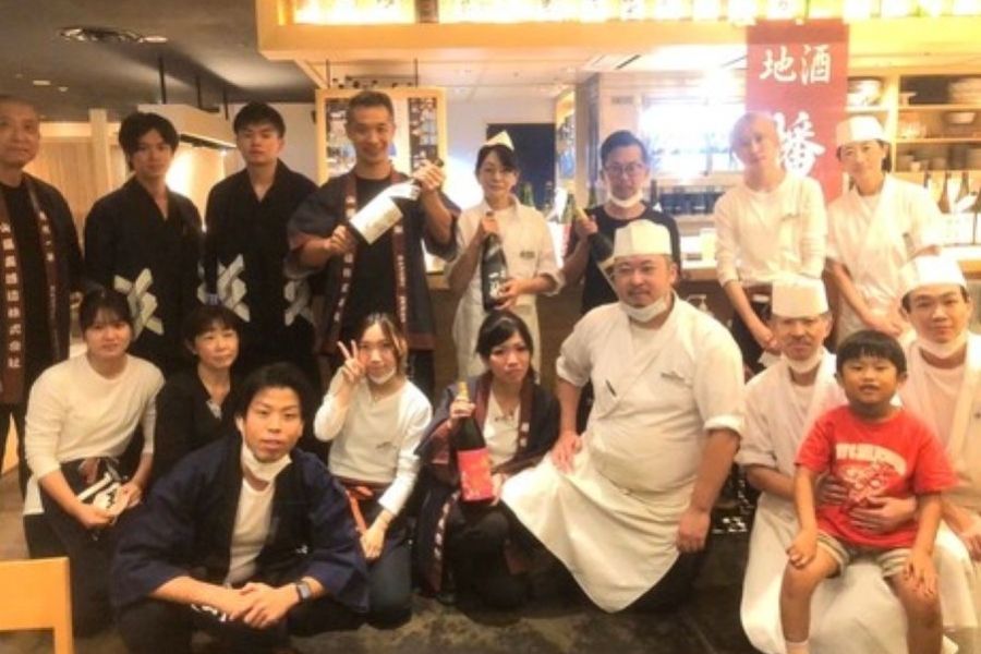 Funcionário contratado [Estação de Osaka] Funcionários de restaurantes japoneses que se preocupam com saquê e alimentação/3392-3-h