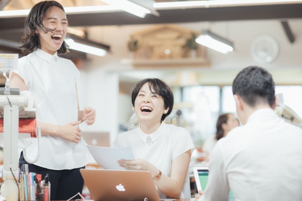 VISA support is available! Front desk restaurant job ☆ no experience OK/high income of 260,000 yen or more