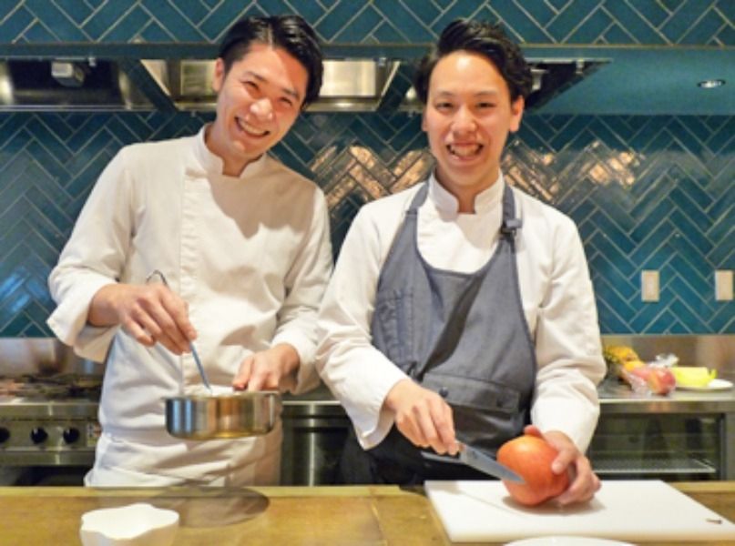 VISA support is available! Front desk restaurant job ☆ no experience OK/high income of 260,000 yen or more
