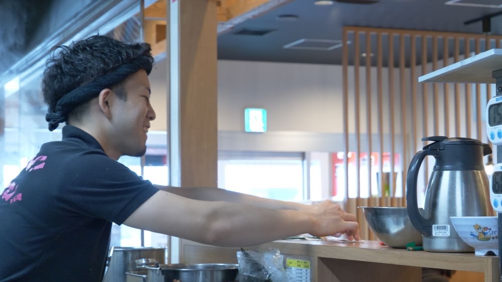 ＼外国人採用実績あり／ラーメン店STAFF《豚山　大船店》