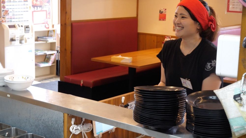 ＼Tem um histórico de contratação de estrangeiros/loja de Ramen STAFF <<Kadoma Shoten>>