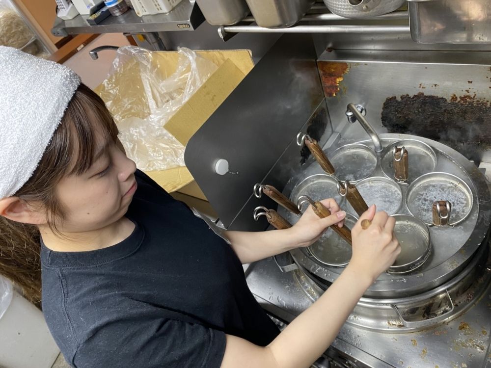 \ 有雇用外国人/拉面店员工 “Butayama Ogikubo Store” 的记录