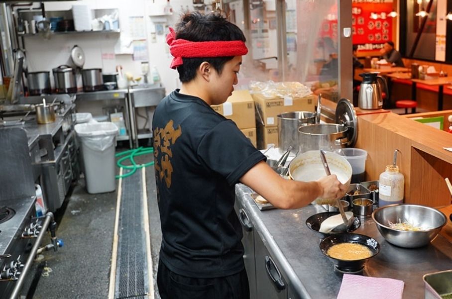 ＼Tem um histórico de contratação de funcionários de restaurantes estrangeiros / Ramen <<Machida Shoten Shimizu Interchange>>
