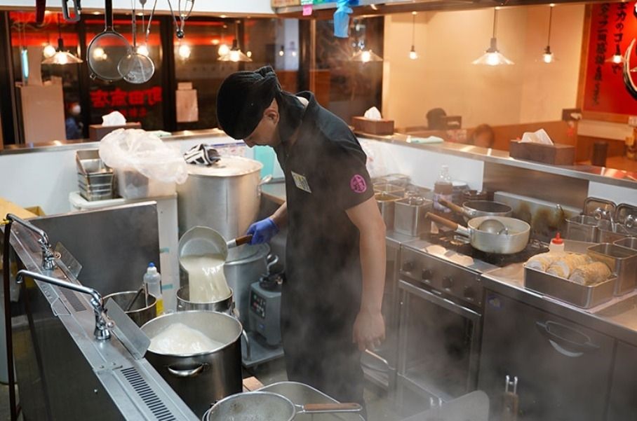 ＼外国人採用実績あり／ラーメン店STAFF《町田商店　北新地店》