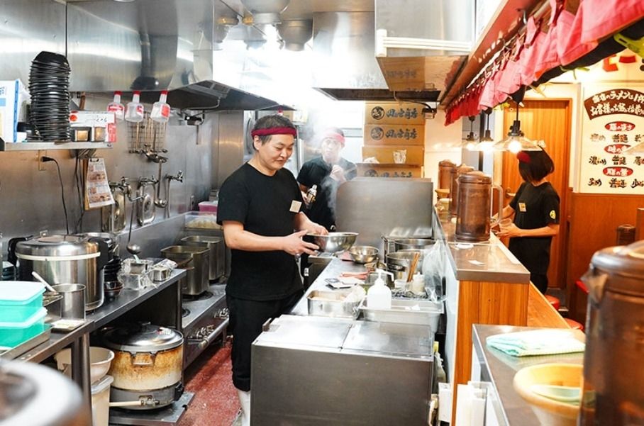 ＼ Contratou estrangeiros / funcionários da loja de Ramen <<Machida Shoten Komaki Branch>>