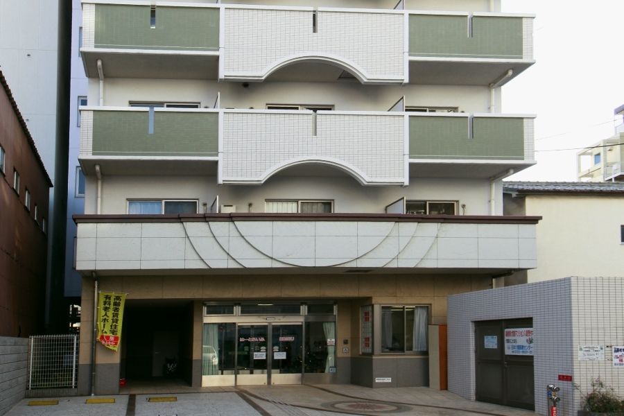 [In-facility nursing] “Heart Life EBISU” full-time employees who can make use of their first-time employee training qualifications