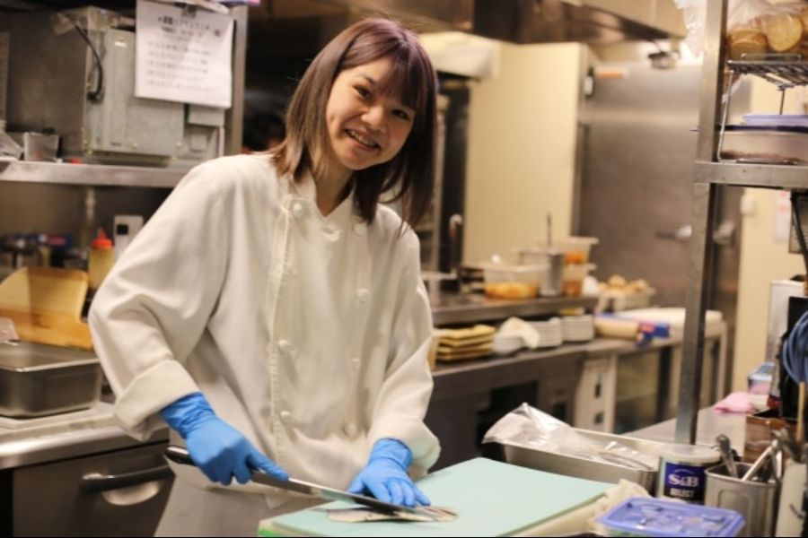 Salário por hora super alto de 1.300 ienes ~ [diretamente conectado à estação JR Tokyo] pessoas inexperientes são bem-vindas