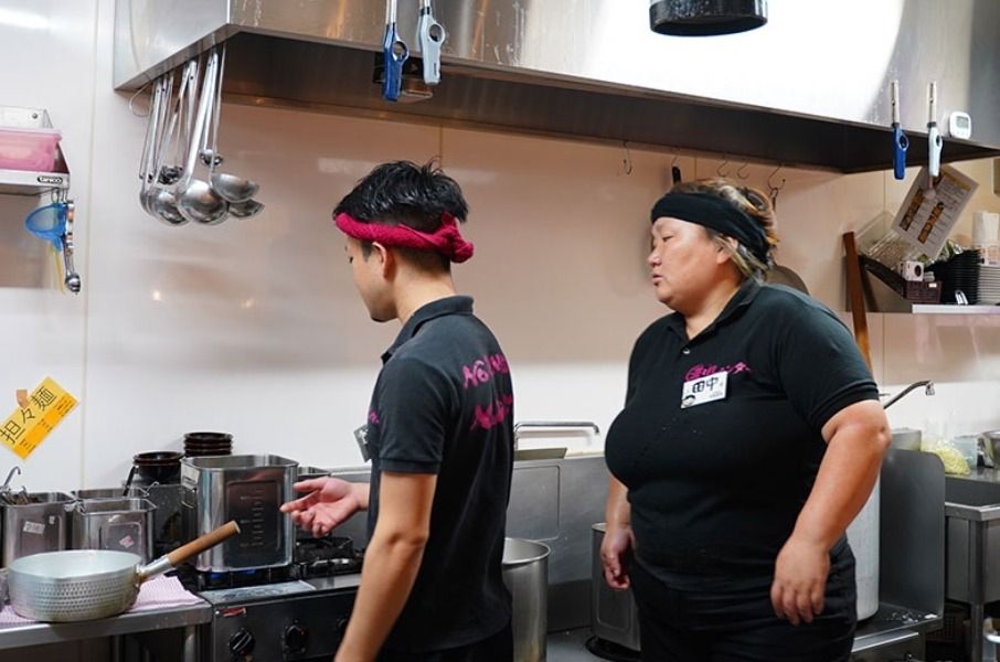 ＼Contratou estrangeiros/funcionários do restaurante Ramen <<Machida Shoten Tajimi Branch>>