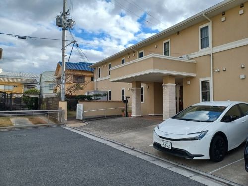Aqueles com experiência culinária são bem-vindos [equipe de cozinha em casas de repouso] que procuram funcionários em tempo integral!