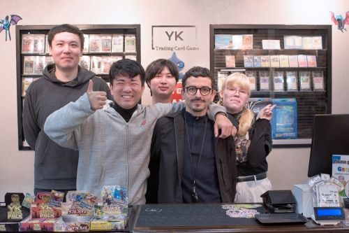 [Funcionário em tempo integral] Equipe de vendas da loja de cartões colecionáveis de Akihabara