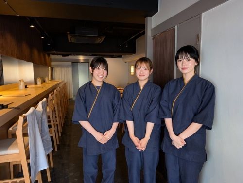 Hỗ trợ nấu ăn chuẩn bị mở