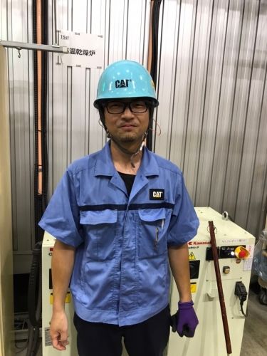 Vamos construir uma escavadeira juntos.