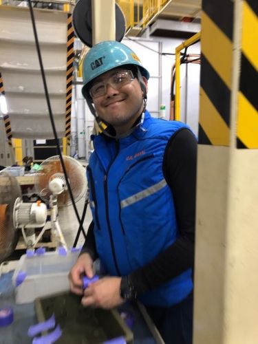 Vamos construir uma escavadeira juntos.