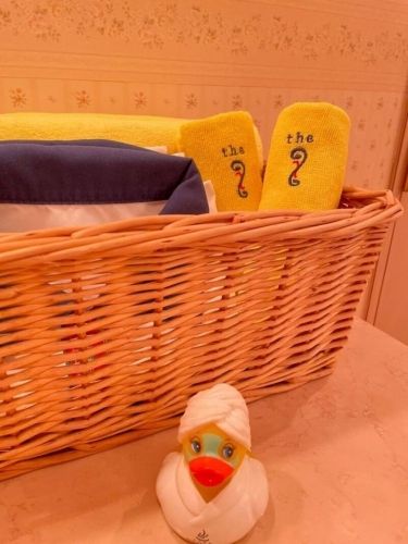 Dọn dẹp phòng, làm giường