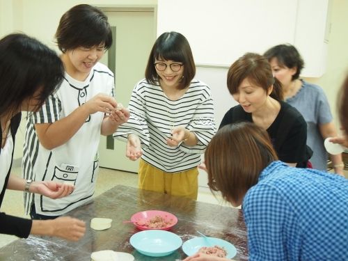 中国語講師 | 如果你认为这是一份适合你的工作，也有办法成为一名全职员工。