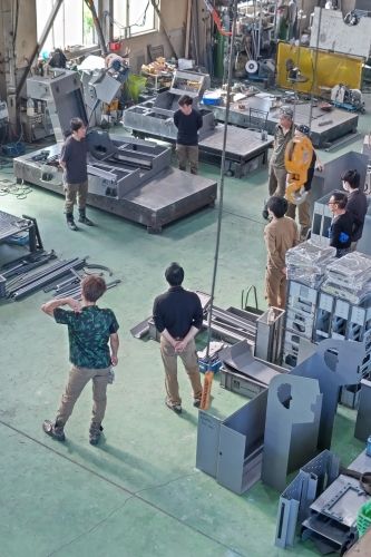 Những người thích sản xuất đều được chào đón [Nhân viên ngành chế biến kim loại] Nhiều người nước ngoài đang hoạt động! Chưa có kinh nghiệm OK