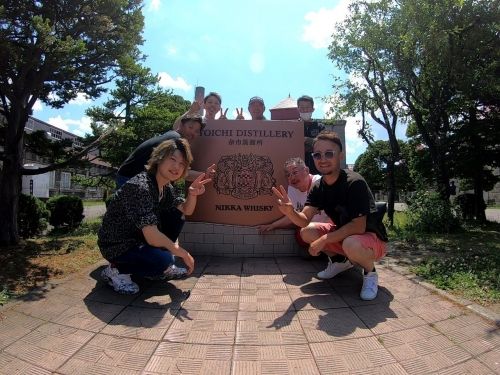 Cắt cỏ và chặt hạ! Công việc đường cao tốc!