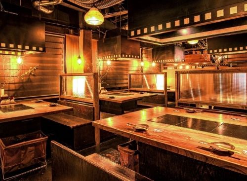 [就在东京惠比寿站旁边] 餐饮工作人员/活跃的外国人/正在开发人气餐厅的快速成长的公司