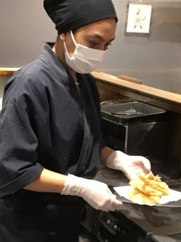 Nhân viên dịch vụ khách hàng Hall