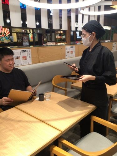 Nhân viên dịch vụ khách hàng Hall