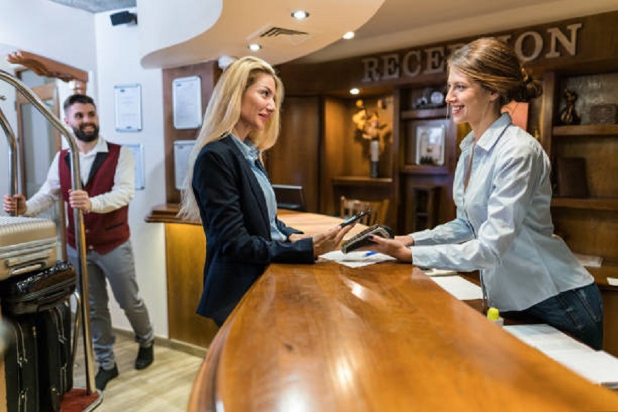 hotel-front-desk-staff-ota-ku-tokyo-hourly-wage-1-600-2-000-yen