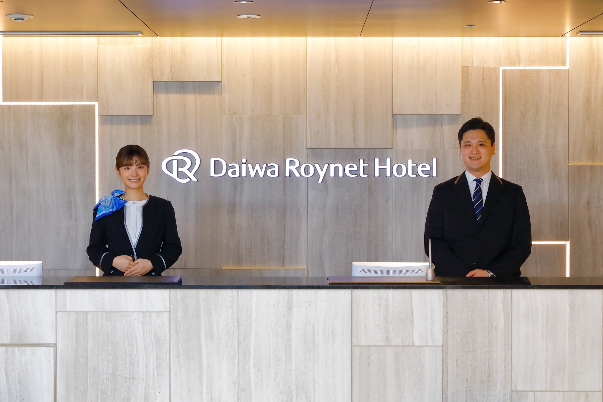 [Front desk staff] Parttime job 3 hours a week, 5 hours a day , time